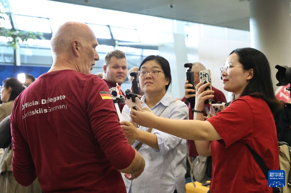 世界技能大赛参赛选手陆续抵达上海