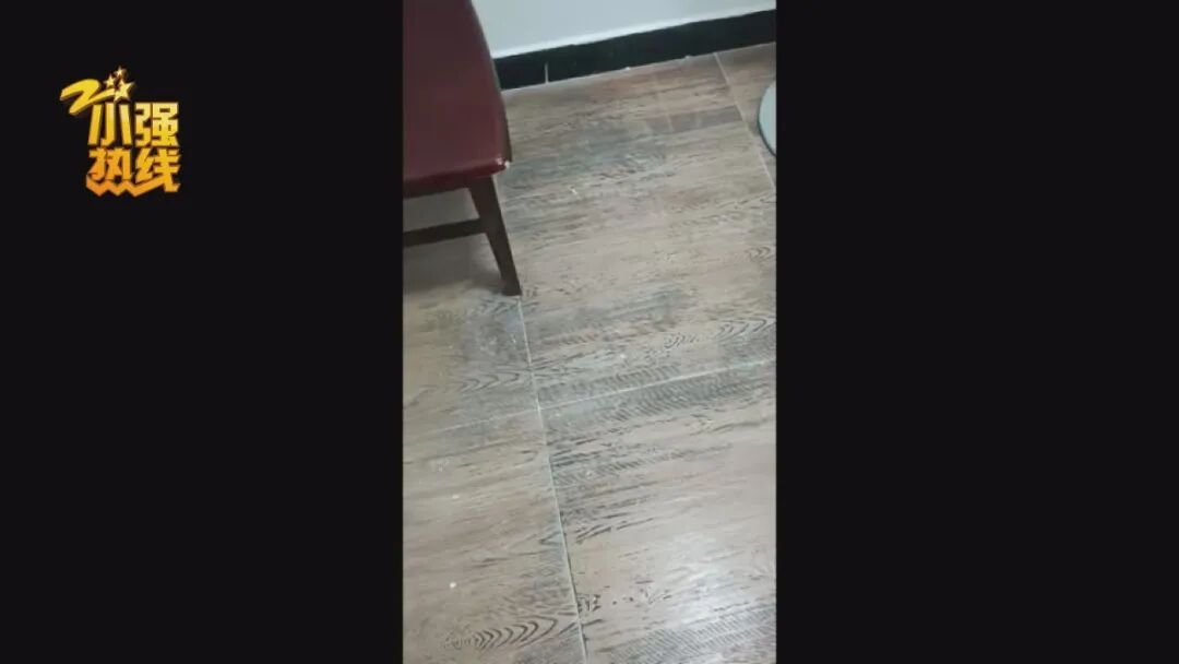 租了8年房，退租被扣押金！房东：太脏了，开荒式搞卫生！租客：死磕到底