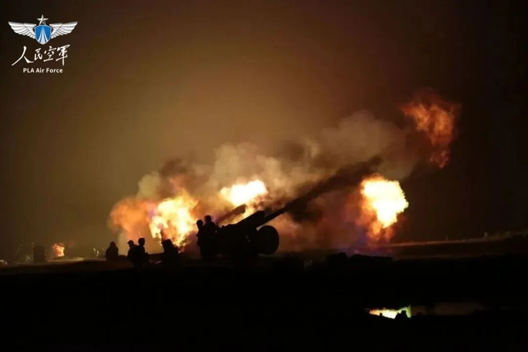 一组神兵天降大片，祝中国空降兵76岁生日快乐