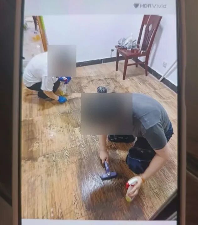 租了8年房，退租被扣押金！房东：太脏了，开荒式搞卫生！租客：死磕到底