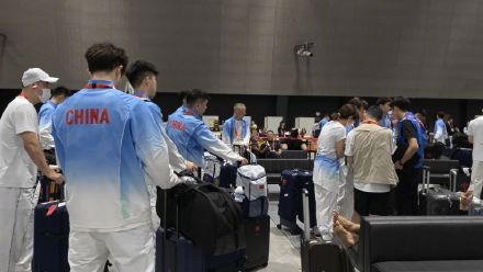 亚运会多国代表队落地名古屋被困机场数小时 亚运会多国代表队落地名古屋被困机场数小时