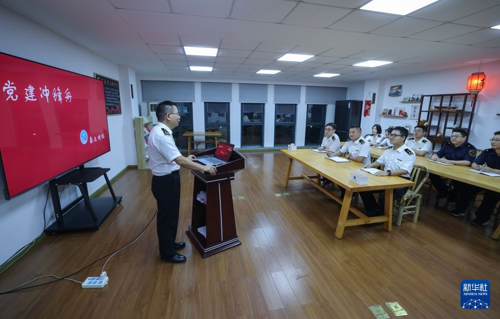 万里边疆行丨守护蓝色国门 护航海岛经济 万里边疆行丨守护蓝色国门 护航海岛经济