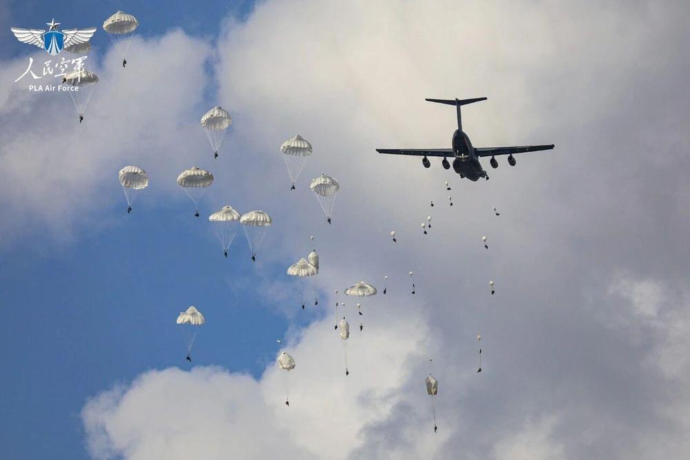 致敬中国空降兵!一组大片感受76年热血征途 致敬中国空降兵!一组大片感受76年热血征途