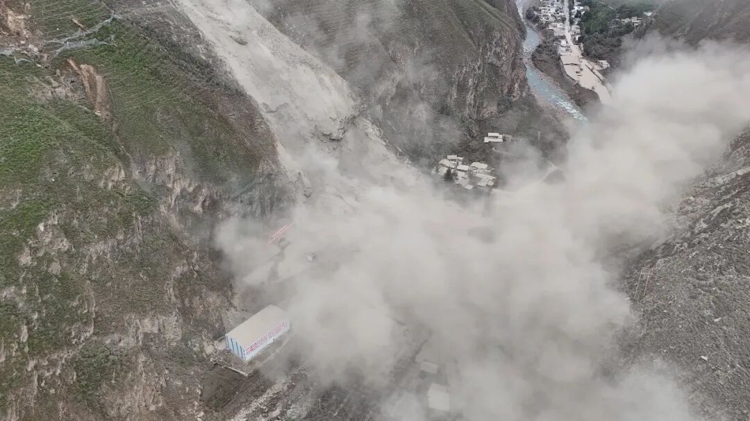 四川茂县成功避险一起滑坡灾害,避免255人可能因灾伤亡 四川茂县成功避险一起滑坡灾害,避免255人可能因灾伤亡