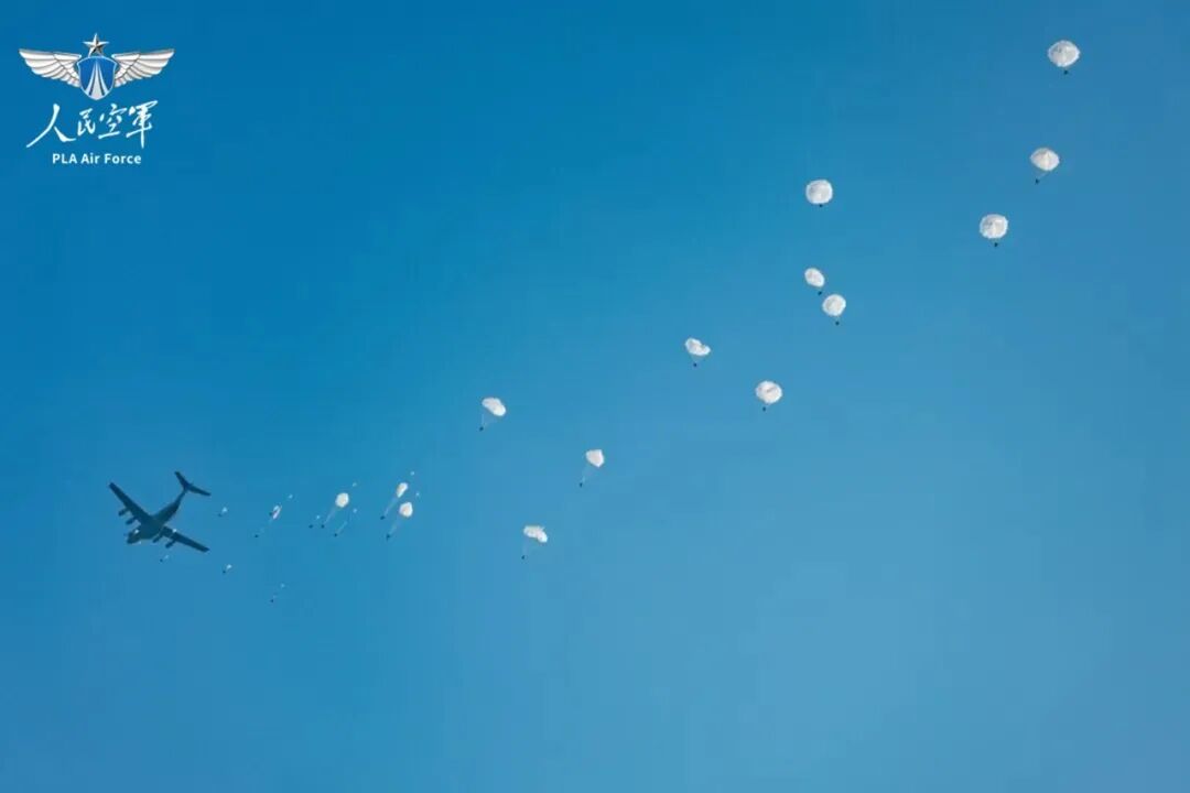 一组神兵天降大片，祝中国空降兵76岁生日快乐