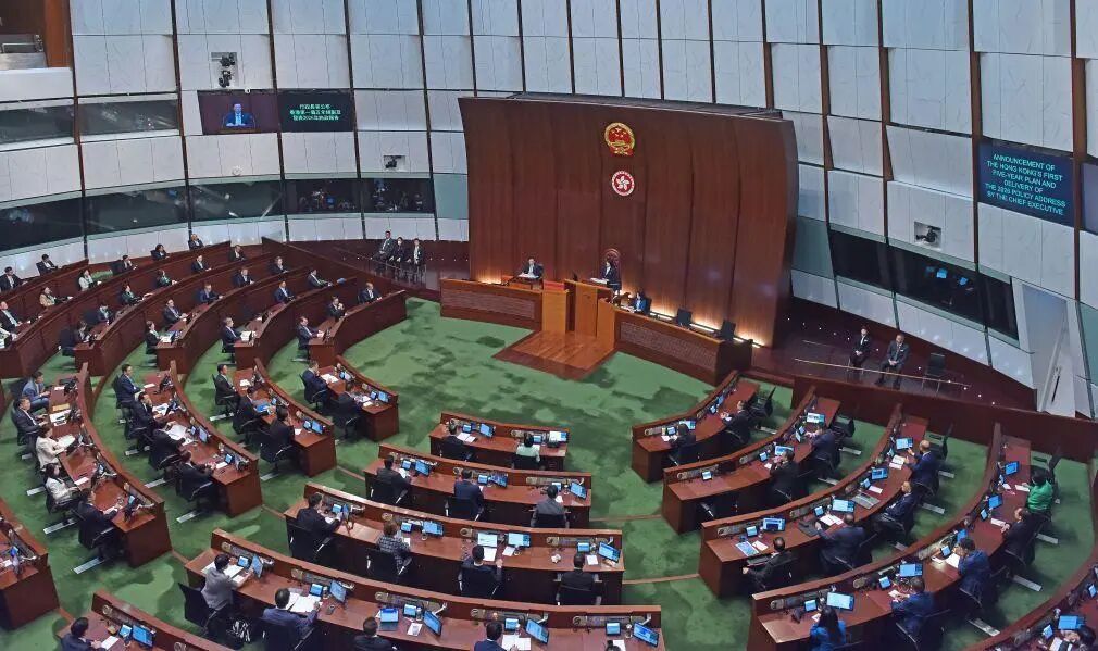 香港市民:“为何要做五年规划?”李家超这样答 香港市民:“为何要做五年规划?”李家超这样答