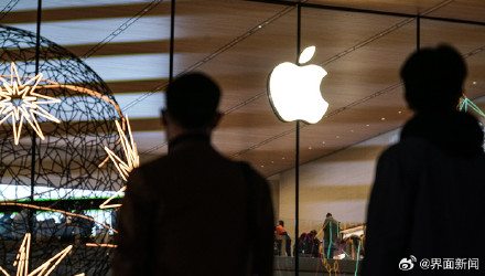iPhone 18 Pro首发日:黄牛利润缩水,顶配溢价比去年少一半 iPhone 18 Pro首发日:黄牛利润缩水,顶配溢价比去年少一半