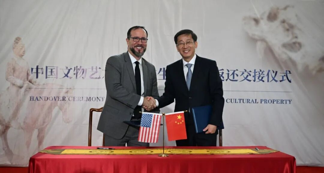 这次,美国向我国返还这些文物艺术品和古生物化石 这次,美国向我国返还这些文物艺术品和古生物化石