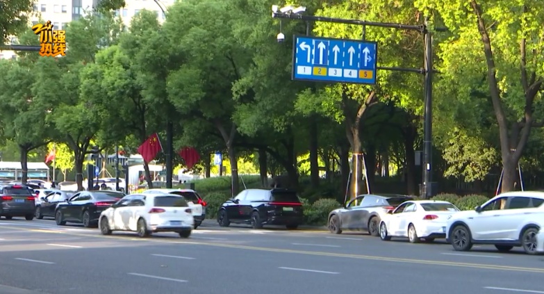 “不坐就滚下去!”两个女儿坐顺风车半路被赶下车,父亲气炸:我都急得跳起来了 “不坐就滚下去!”两个女儿坐顺风车半路被赶下车,父亲气炸:我都急得跳起来了