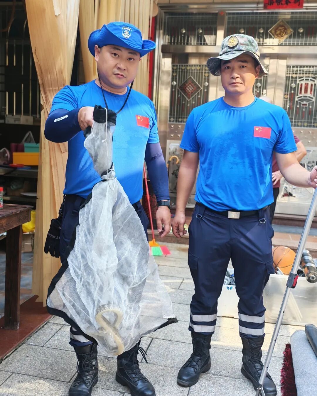 小心!蛇出没!福州一居民家中已抓获 小心!蛇出没!福州一居民家中已抓获