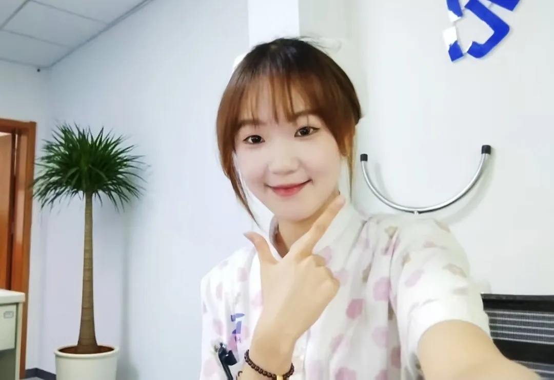 入伍路上，她做了一件好事！