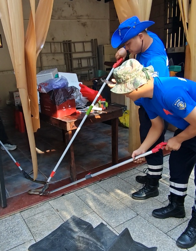 小心!蛇出没!福州一居民家中已抓获 小心!蛇出没!福州一居民家中已抓获