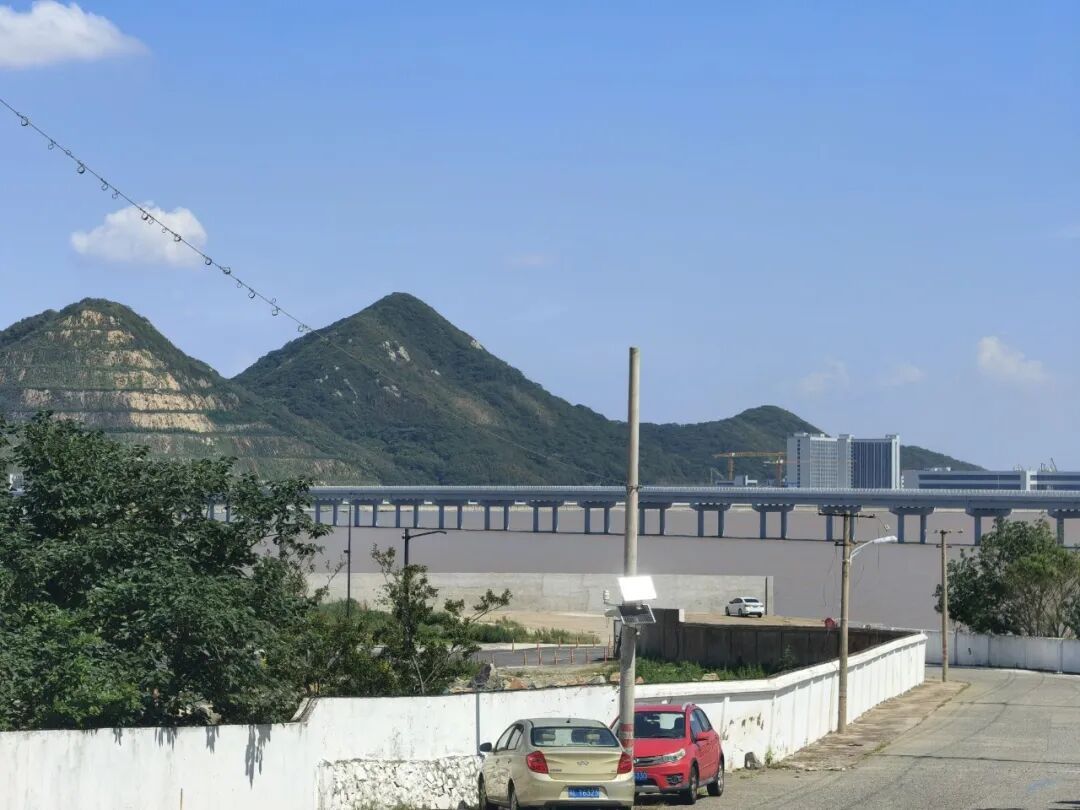 浙江舟山一老人落水失踪11天后回到家，所在的螺门村曾因渔业繁荣被称为“小香港”，远至湖南、四川等地的人赶来当渔民，如今后辈不再出海