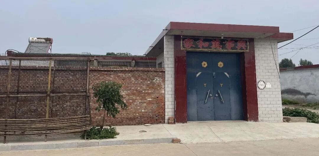 尼泊尔泥石流获救中国工人已回国，同去务工的邻居因上夜班躲过一劫