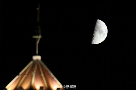 本年度最小上弦月现身天宇 本年度最小上弦月现身天宇