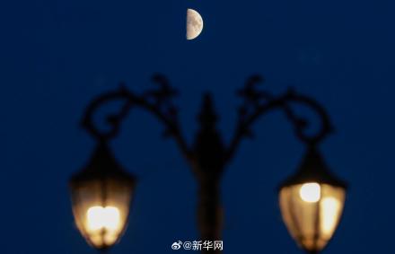 本年度最小上弦月现身天宇 本年度最小上弦月现身天宇