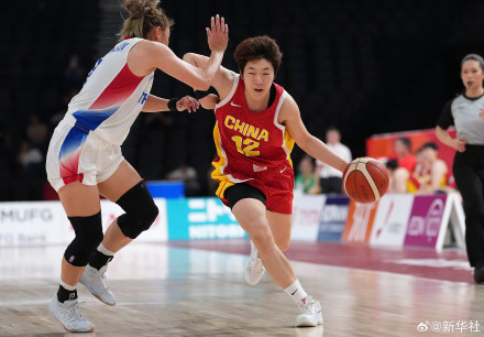 亚运会女篮小组赛：中国女篮大胜泰国队