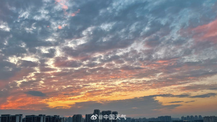 北京橙红色晚霞浪漫登场