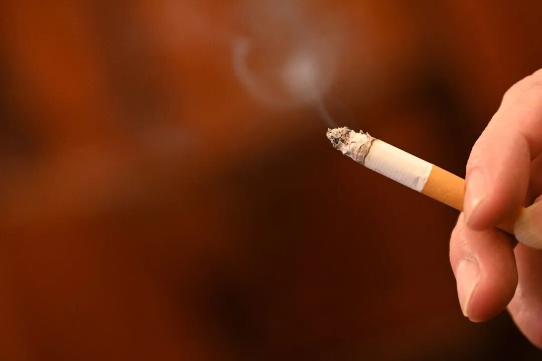 上海49岁男子突然确诊！大脑萎缩如80岁！六大“伤脑”行为，你可能天天在做