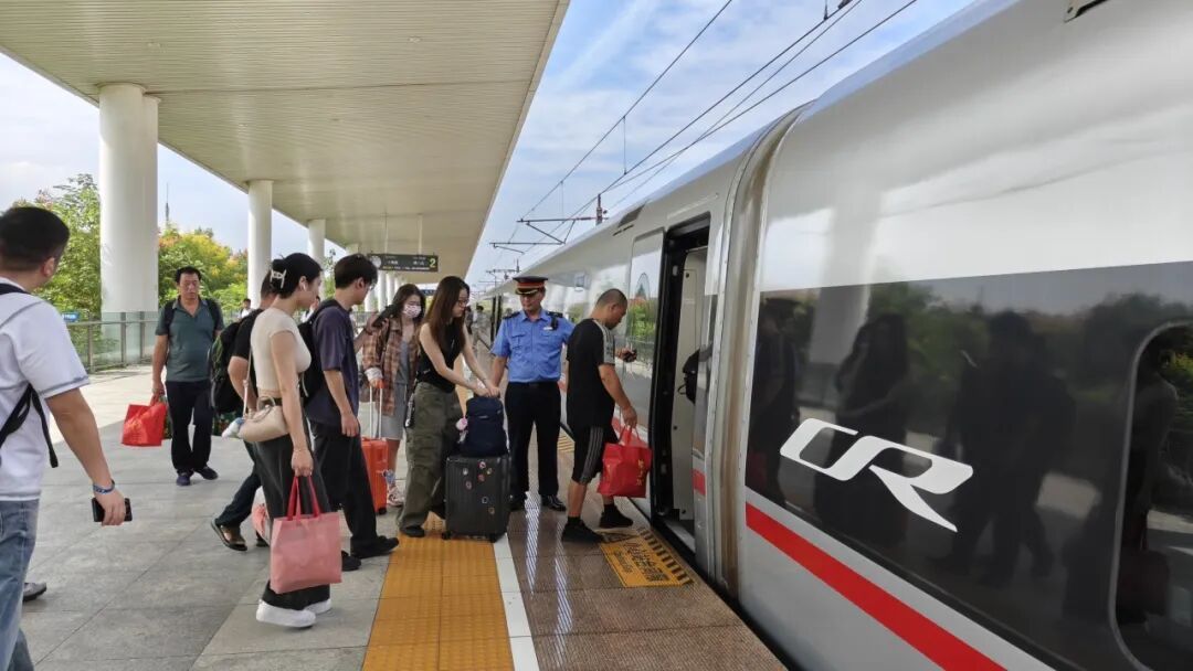 乘高铁直达！这儿的观潮季即将到来