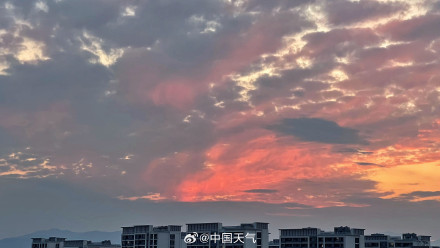 北京橙红色晚霞浪漫登场