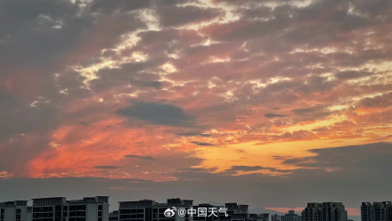 北京橙红色晚霞浪漫登场