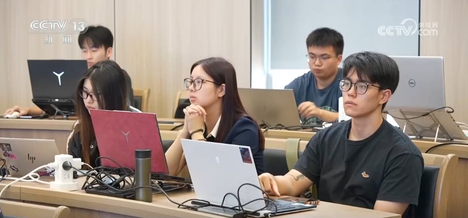 如何成为人工智能领域人才?这份“职业技能大礼包”别错过 如何成为人工智能领域人才?这份“职业技能大礼包”别错过