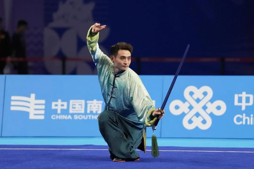 今天，亚运赛场将产生18枚金牌，涉及游泳、体操、射击等多个项目