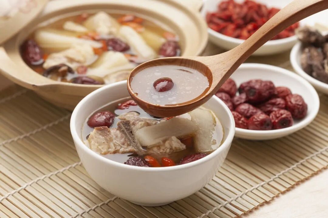 “贴秋膘”≠猛吃肉,秋季养生这样吃更合适→ “贴秋膘”≠猛吃肉,秋季养生这样吃更合适→