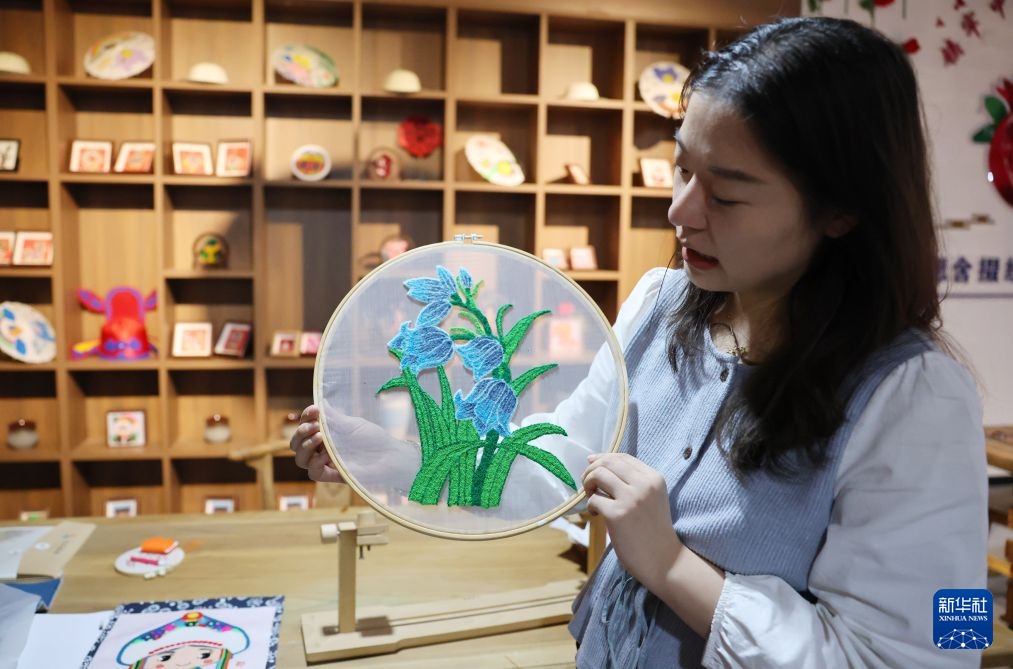 活力中国调研行｜宁夏原州区：掇绣出新彩 巧手助增收