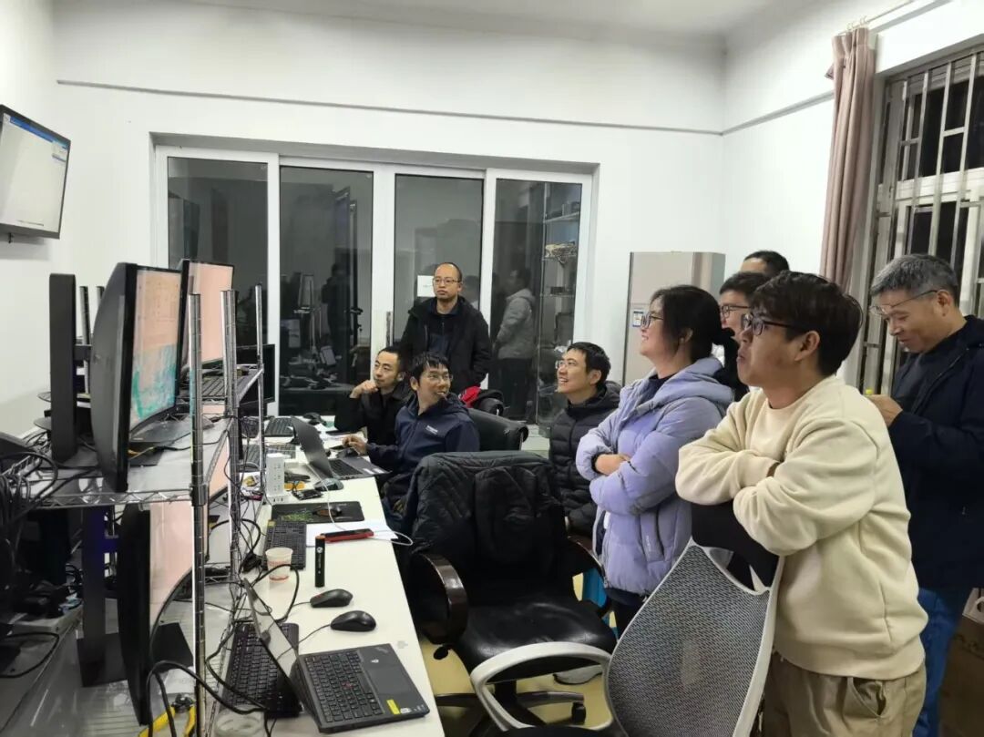 40万公里外“穿针”!我国首次,全球第二 40万公里外“穿针”!我国首次,全球第二