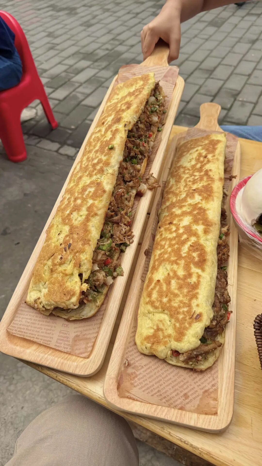 继60厘米“超长蛋挞”之后，“超长肉夹馍”跟风走红！专家提醒→
