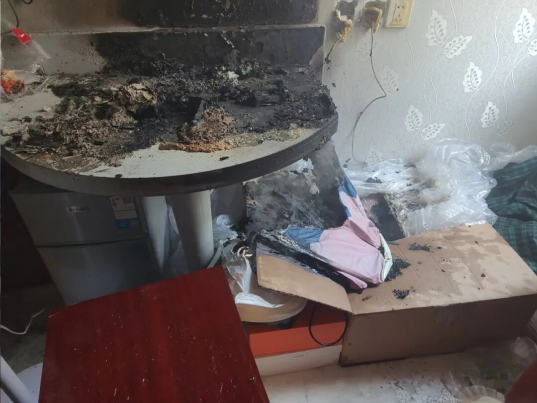 引以为戒!一场灭蚊行动后,家烧没了…… 引以为戒!一场灭蚊行动后,家烧没了……