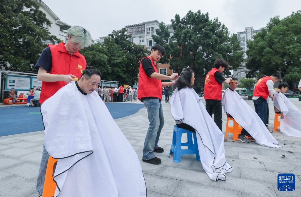 浙江长兴:社区趣味活动迎中秋 浙江长兴:社区趣味活动迎中秋