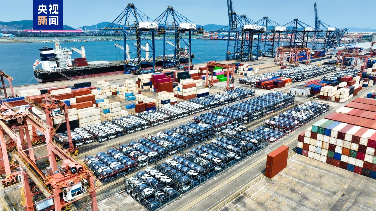 珠海高栏港新能源汽车整车装箱出口实现首单突破 珠海高栏港新能源汽车整车装箱出口实现首单突破