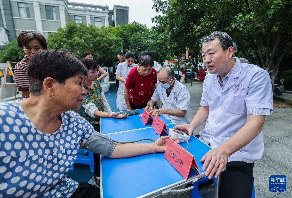 浙江长兴:社区趣味活动迎中秋 浙江长兴:社区趣味活动迎中秋
