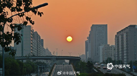 秋分前一天 北京长安街悬日正东