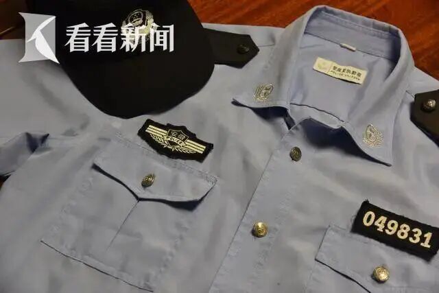 “049831,欢迎归队” 民警父亲牺牲6年后,女儿含泪继承警号:成为你,也从未忘记你 “049831,欢迎归队” 民警父亲牺牲6年后,女儿含泪继承警号:成为你,也从未忘记你