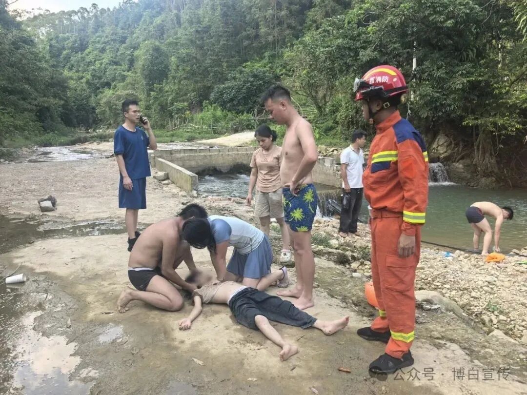 博白3名辅警合力救援溺水母女 博白3名辅警合力救援溺水母女