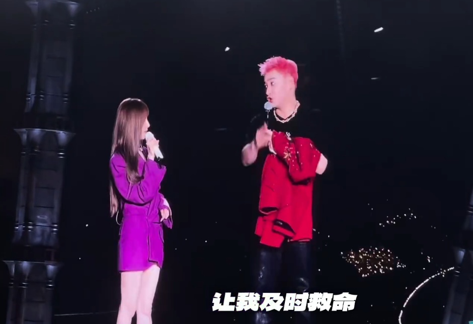 潘玮柏舞台上感谢王心凌“救命之恩”!西湖之声采访医生,频繁眨眼可能是面瘫信号 潘玮柏舞台上感谢王心凌“救命之恩”!西湖之声采访医生,频繁眨眼可能是面瘫信号