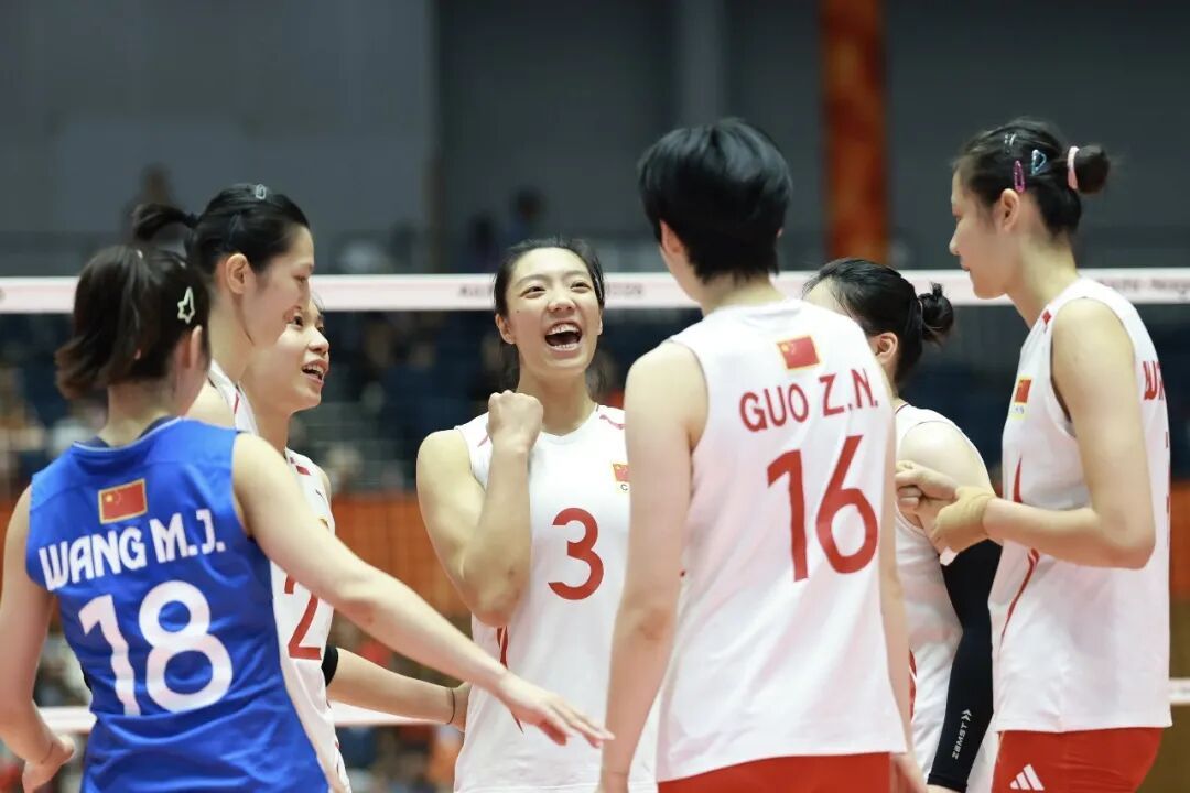 祝贺！中国女排，冠军！