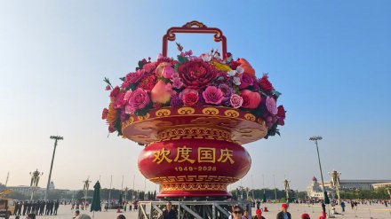 国庆天安门花坛完成吊装 今晨亮相！