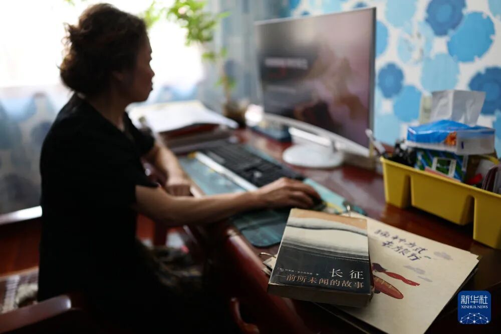 越来越多人跟我说，“你爷爷是个大英雄”