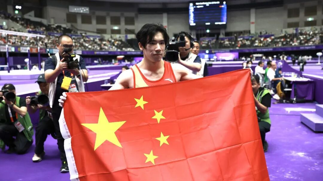 与两名日本奥运冠军同场,他选择“降难度”夺冠 与两名日本奥运冠军同场,他选择“降难度”夺冠