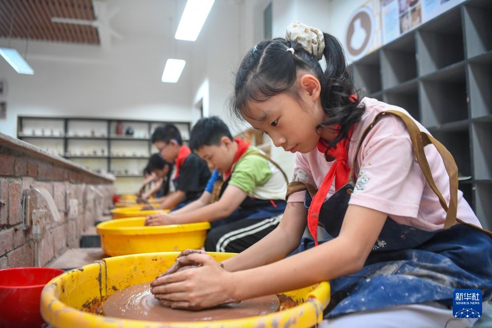 重庆荣昌：校园里的非遗课