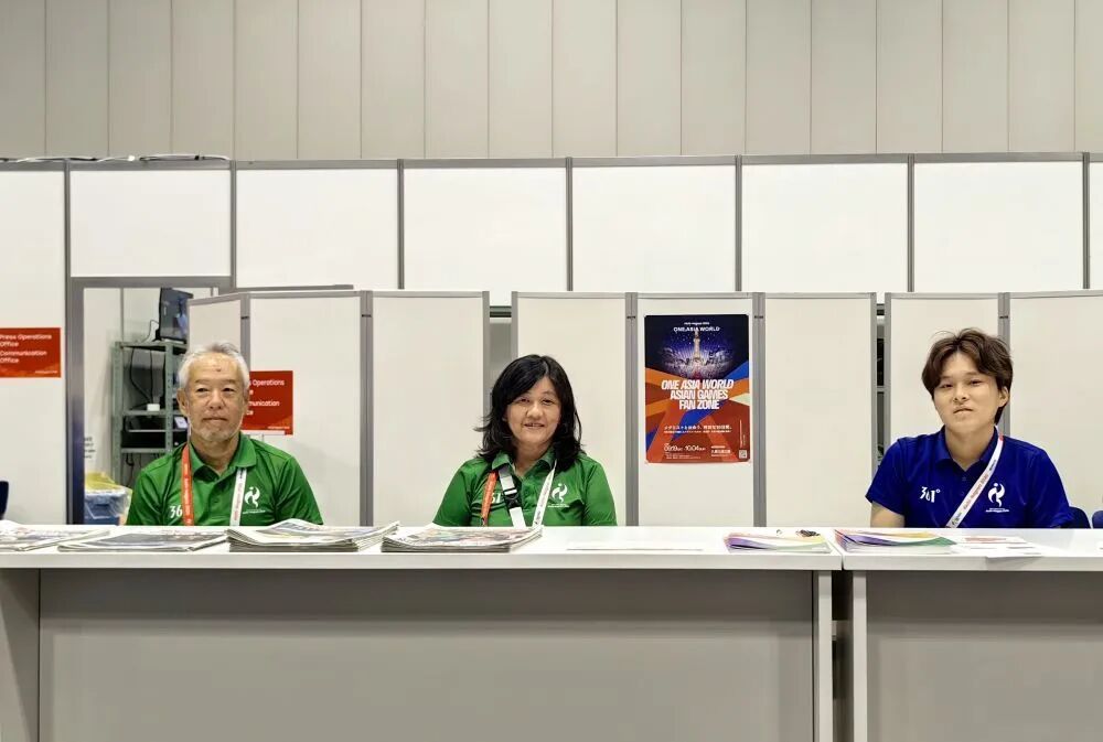 “银发礼仪”这一幕，让全球看到日本人口现实