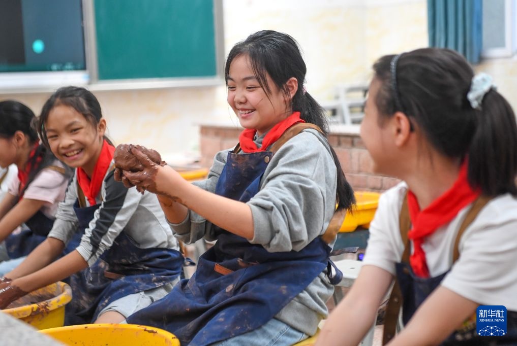 重庆荣昌：校园里的非遗课