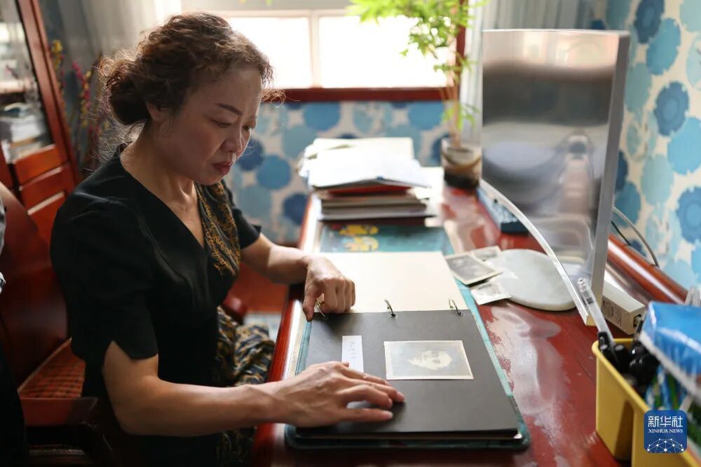越来越多人跟我说，“你爷爷是个大英雄”