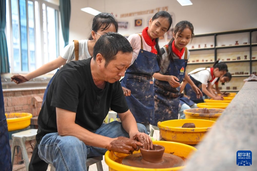 重庆荣昌：校园里的非遗课