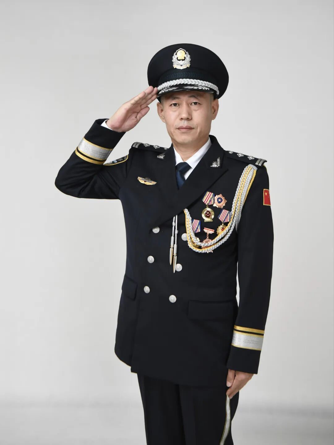 从巡警到反诈专家，他踏遍13国，挽回损失上亿元！